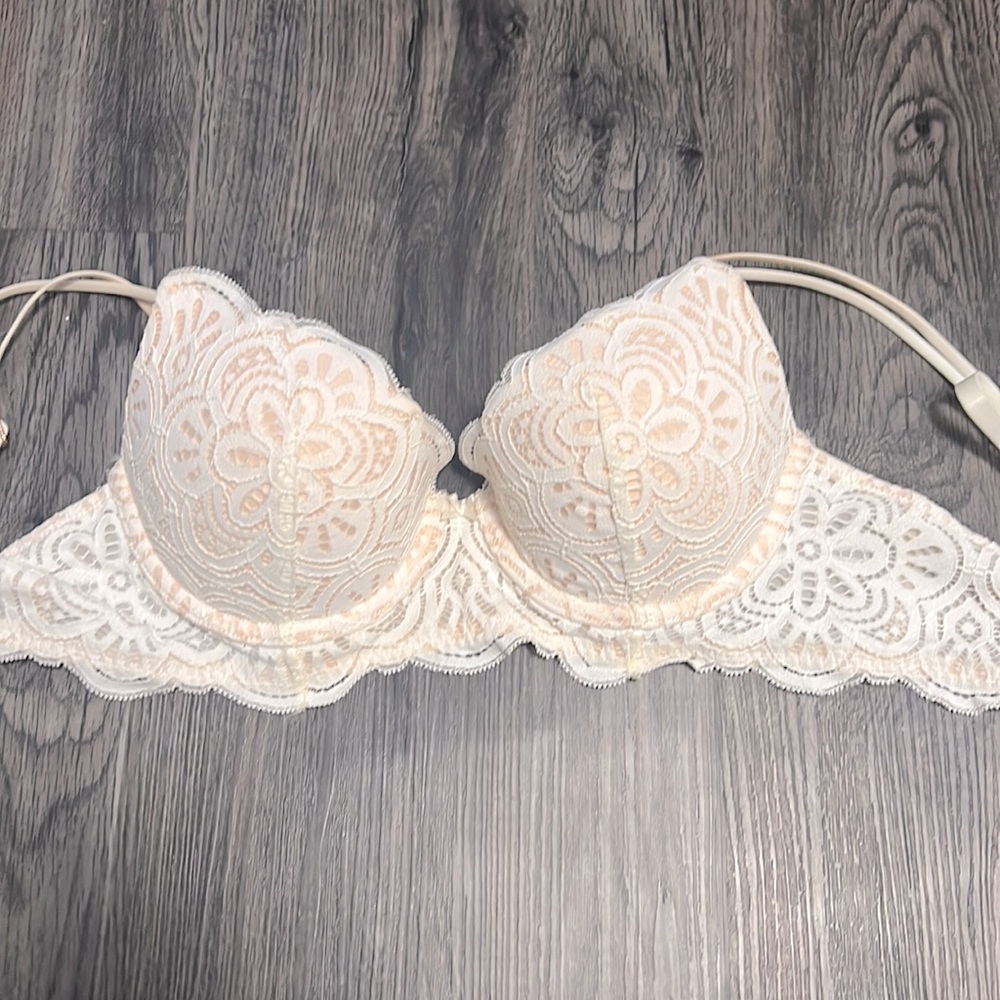 32C Aerie white/cream lace push up bra